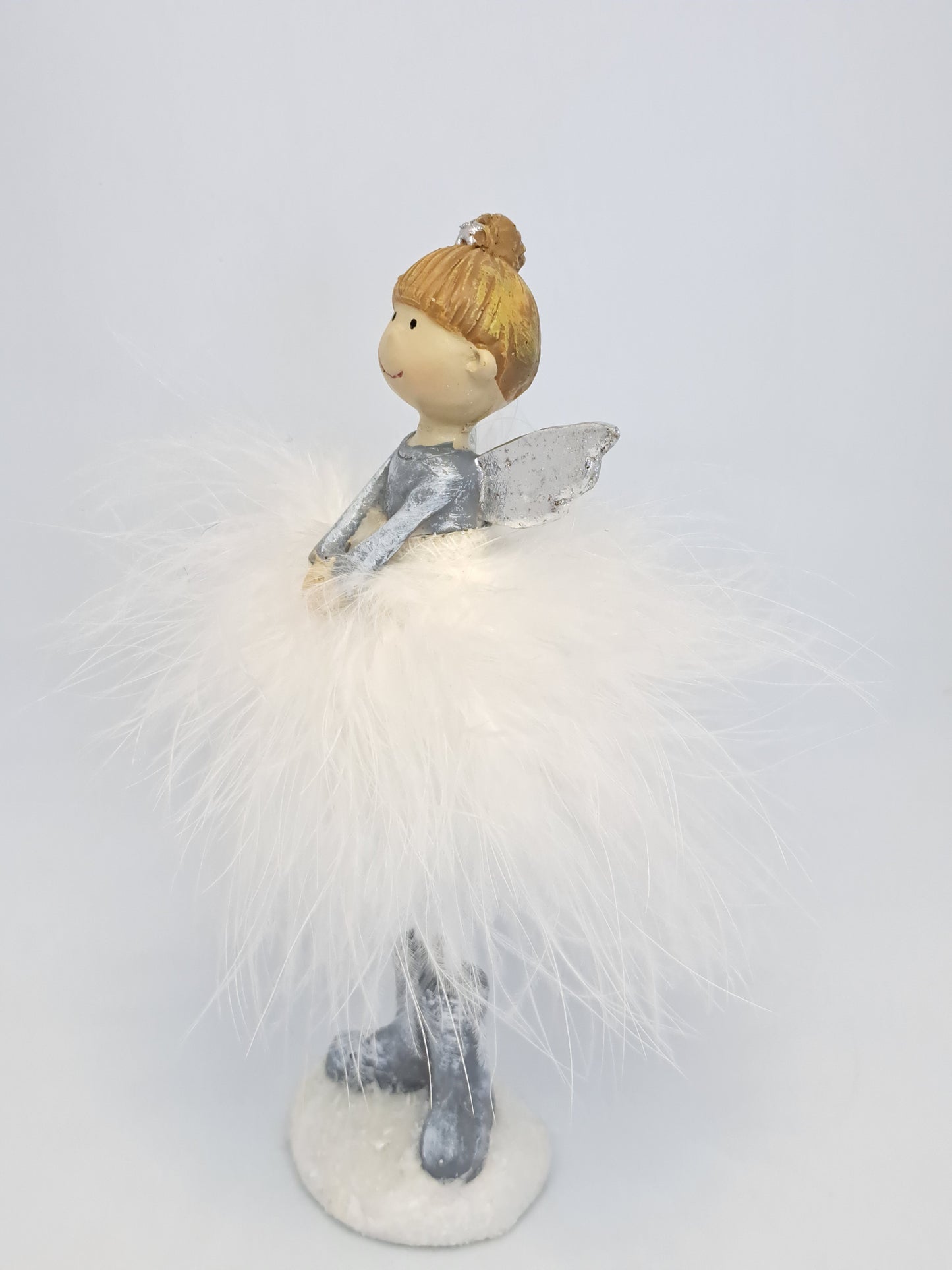 FÉE PLUME ARGENTÉE-GRÂCE ET MAGIE HIVERNALE