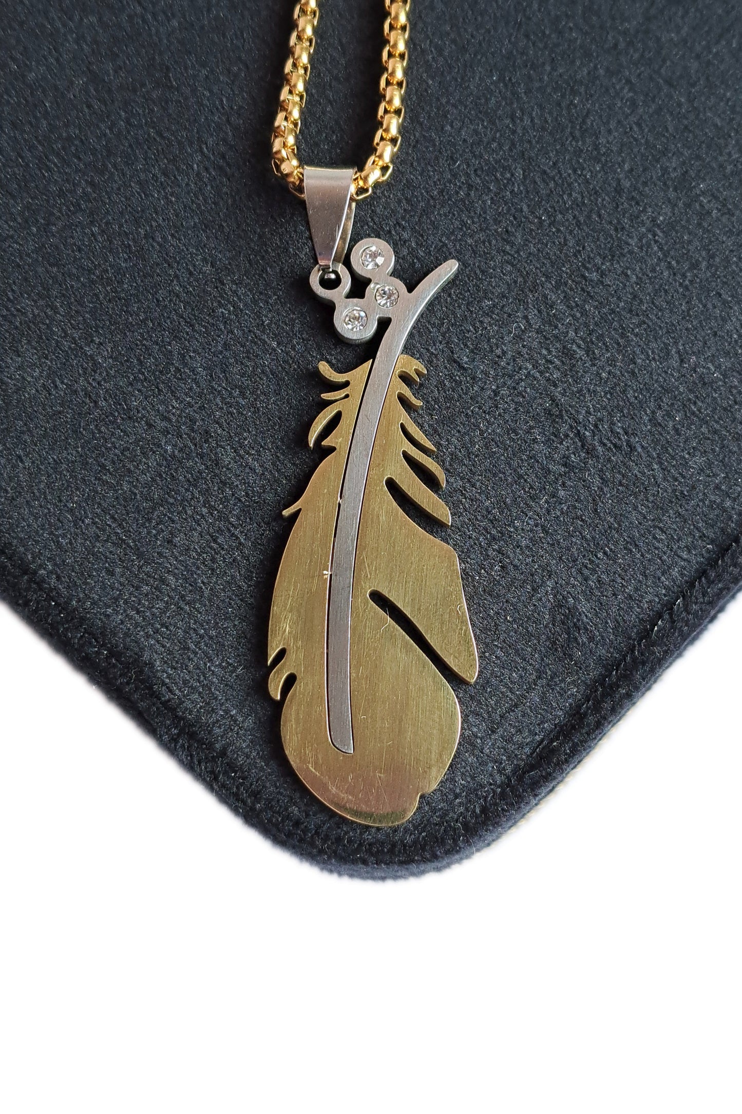 COLLIER PLUME - Acier Inoxydable DORÉ ET STRASS - ESOTERYS