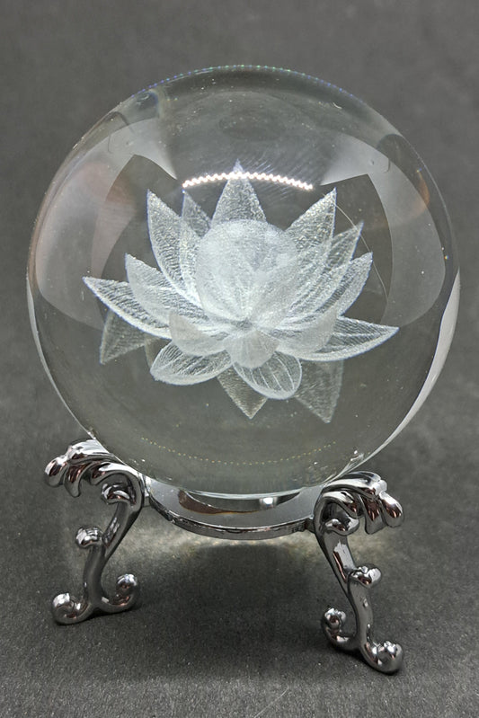 BOULE DE CRISTAL GRAVÉE 3 D - FLEUR DE LOTUS - ESOTERYS