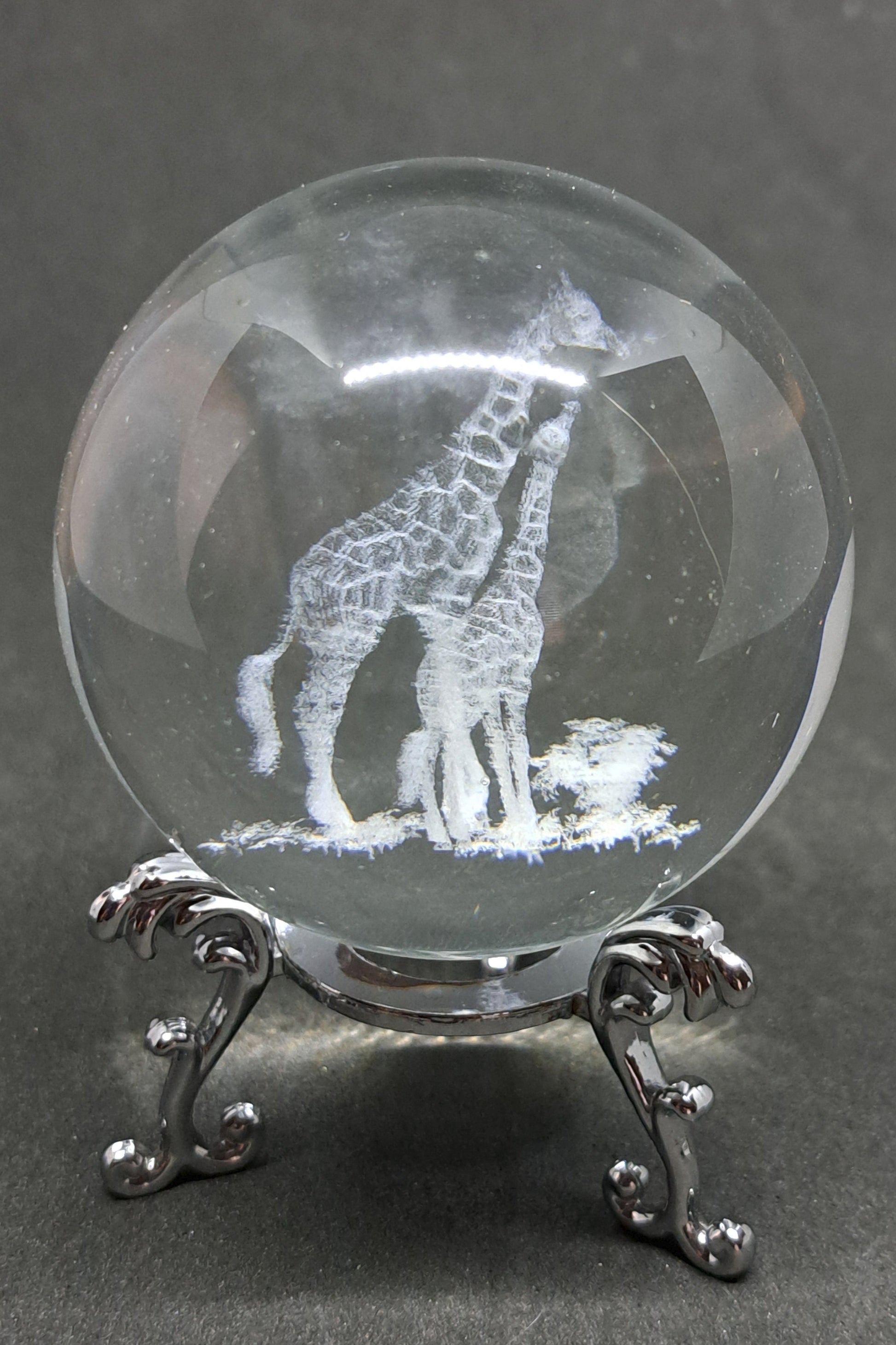 BOULE DE CRISTAL GRAVÉE 3 D - GIRAFES - ESOTERYS
